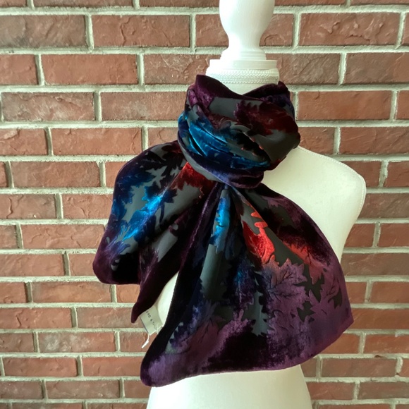 NWT Lord & Taylor Graphic Silk Velvet Scarf 10” x60” NEW - Picture 3 of 11